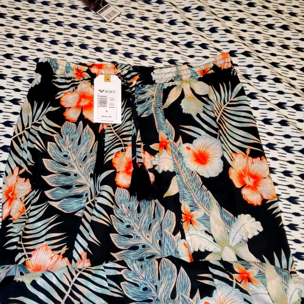 Roxy, open slit cover up skirt